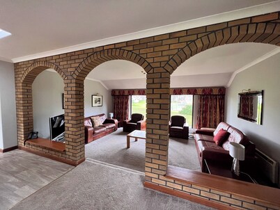 Villa 1, 3 Bedrooms, Sleeps 8, with Leisure Club Access