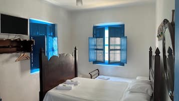 Classic Triple Room, Harbour View | Wi-fi percuma