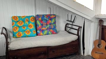 Triple Room, Harbour View | Wi-fi percuma