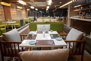 Restaurant - The Grand Royal Hotel (Samastipur)
