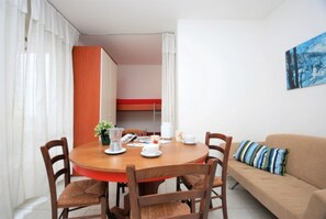 Dining - Sunset terrace escape by Beahost Rentals (Lignano Sabbiadoro)
