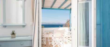 Triple Studio With Sea View | Vue sur la plage/lâocĂ©an