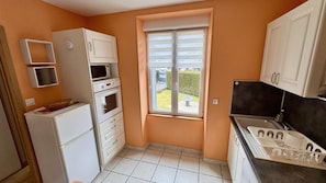 Frigorifero, microonde, forno, lavastoviglie
