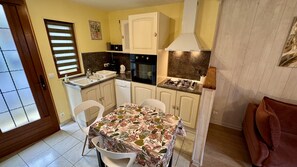 Refrigerador, microondas, horno y lavavajillas 