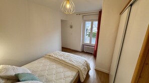 2 habitaciones, tabla de planchar con plancha y wifi gratis 
