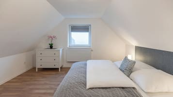 2 bedrooms, desk, iron/ironing board, travel cot