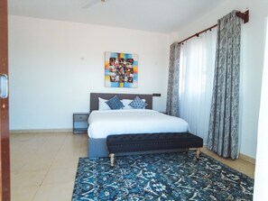 2 bedrooms, iron/ironing board, free WiFi
