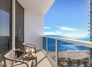Property grounds - Unique Apartment Miami Views (Sunny Isles Beach)