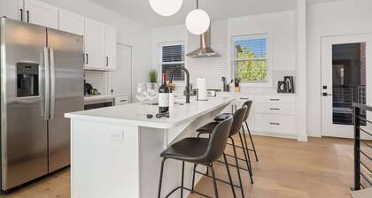 Nomad - Arts District - Garage - 0.5 mi DT