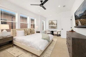 2 bedrooms, iron/ironing board, WiFi, bed sheets - Pioneer - Arts District - Garage - 0.5 mi DT (Bentonville)