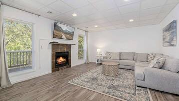 電視、書籍、 辦公室