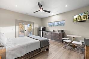 1 chambre, fer et planche Ă repasser, Wi-Fi, draps fournis