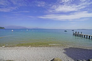 Lake - Specchio sul Lago (Manerba del Garda)