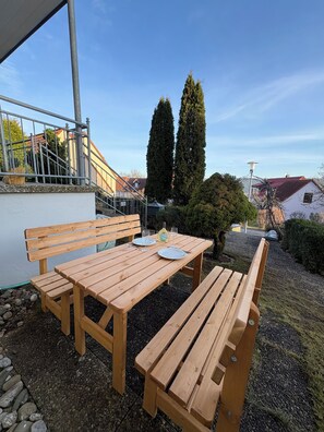 Outdoor dining - Modern serviced apartment / apartment Franken Idyll (Pfofeld)