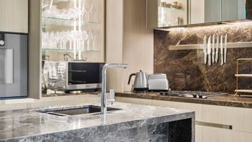 Fridge, microwave, oven, stovetop