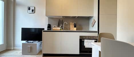 Micro-ondes, four, plaque de cuisson, lave-vaisselle