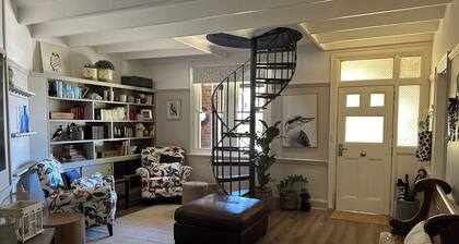 3 bedroom home, Located on the main street of Crookwell