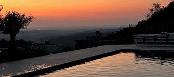 Gavi - Renovated, beautiful former winery with great views!