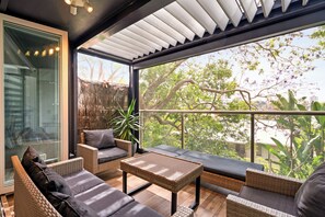 Property grounds - Bellevue Escape -  Stylish Bellevue Hill Apartment (Bellevue Hill)