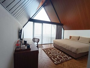 Habitación superior, 1 habitación, balcón, vistas a la ciudad | Ropa de cama