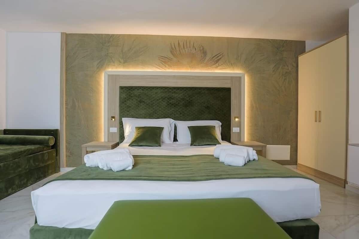 Kamar Quadruple Deluks | Brankas dan Wi-Fi gratis