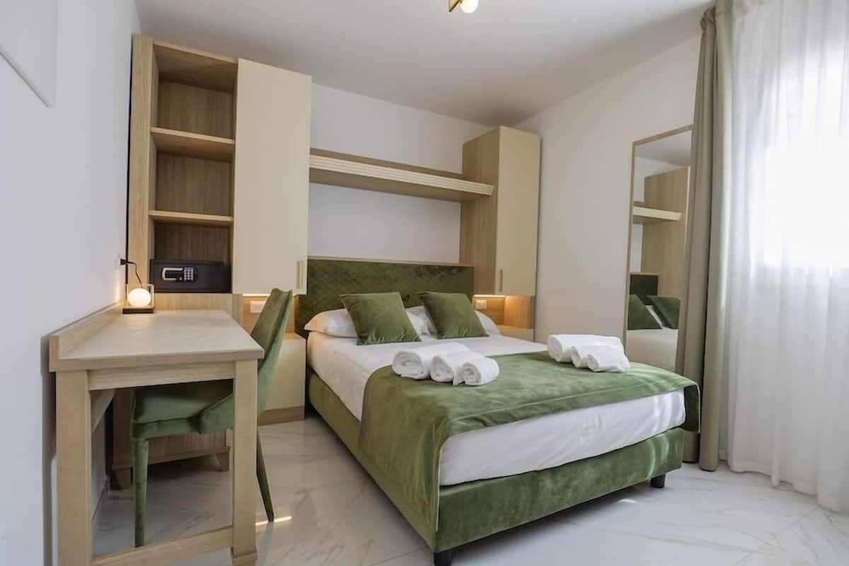 Kamar Double Ekonomi | Brankas dan Wi-Fi gratis