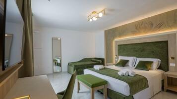 In-room safe, free WiFi