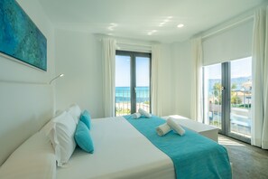 5 bedrooms, in-room safe, iron/ironing board, free WiFi - V. Son Serra Paradise by BeBreeze (Son Serra de Marina)