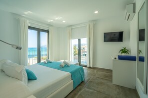 5 bedrooms, in-room safe, iron/ironing board, free WiFi - V. Son Serra Paradise by BeBreeze (Son Serra de Marina)