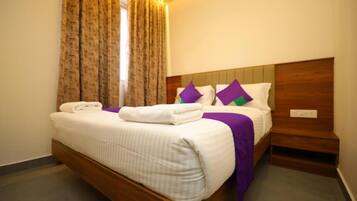 Deluxe Double Room, City View | Desk, laptop workspace, free WiFi