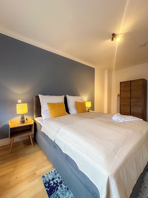 2 slaapkamers, een strijkplank/strijkijzer, gratis wifi, beddengoed