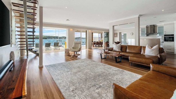 TV, video games - Absolute Waterfront. Pool. Heated Spa. Sleeps 10 (Point Clare)