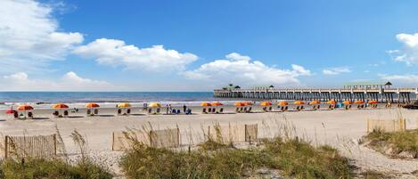 بالقرب من الشاطئ