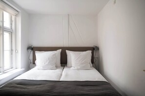 1 bedroom, iron/ironing board, travel cot, WiFi