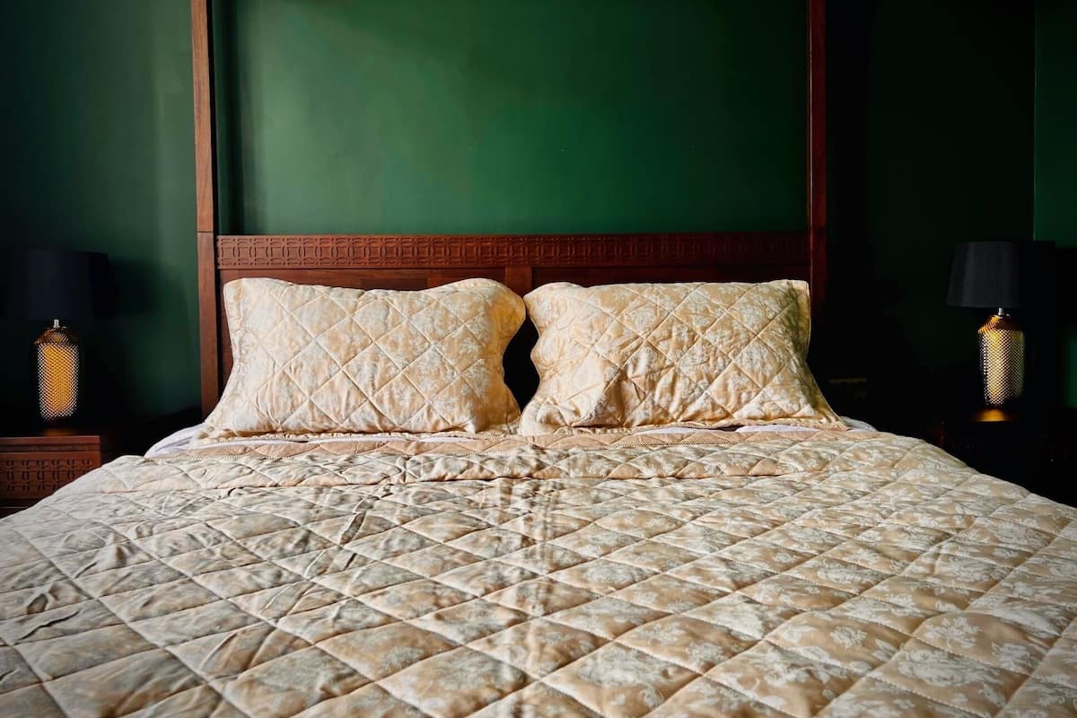 Cobertura, suíte, vista para o jardim ( Kings Room) | 1 quarto, roupas de cama de algodão egípcio, roupas de cama premium