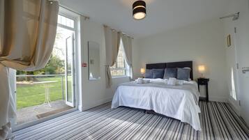 Exclusive Apartment, Ensuite, Garden View (East Wing Garden Rooms) | 1 bedroom, Egyptian cotton sheets, premium bedding, iron/ironing board