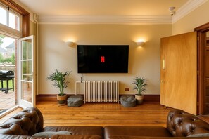 Deluxe-suite | 1 soveværelse, egyptiske bomuldslagner, premium-sengetøj