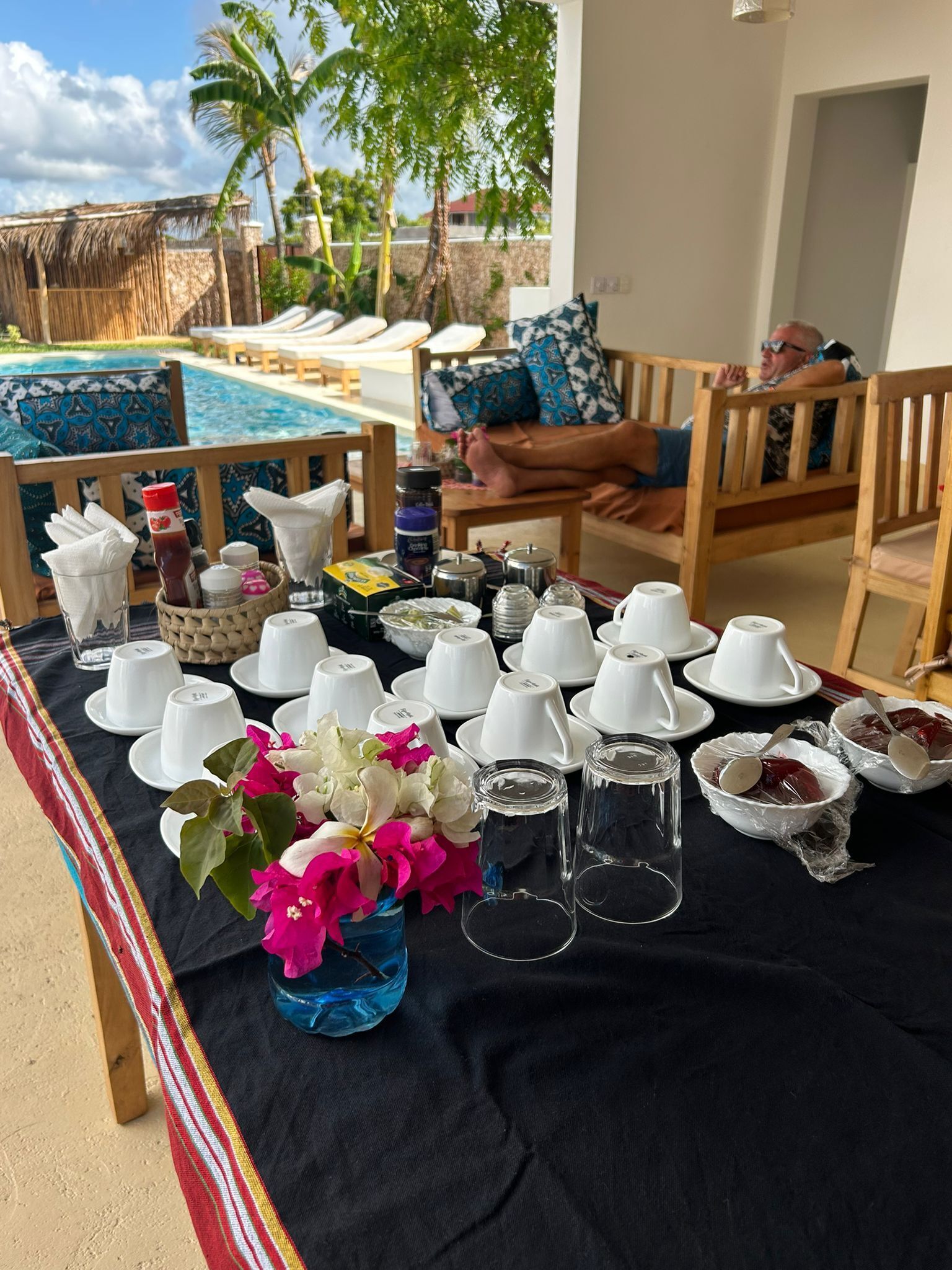 Free daily cooked-to-order breakfast 