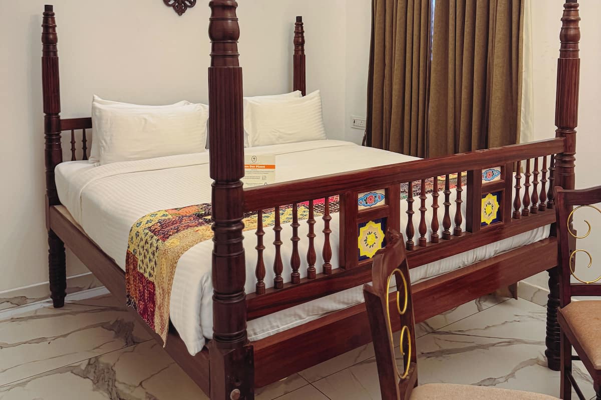 Premium bedding, desk, free WiFi, bed sheets