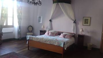 5 habitaciones, tabla de planchar con plancha y wifi gratis
