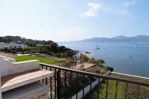 Property grounds - FACE A MER, F3 EN DUPLEX, VUE GOLFE AJACCIO, PLAGE AU PIEDS DE LA RESIDENCE (Grosseto-Prugna)
