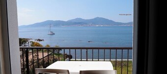 FACE A MER, F3 EN DUPLEX, VUE GOLFE AJACCIO, PLAGE AU PIEDS DE LA RESIDENCE