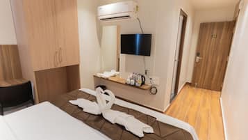 Premium tweepersoonskamer | Luxe beddengoed, een laptopwerkplek, gratis wifi, beddengoed