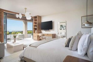 5 bedrooms, desk, iron/ironing board, travel cot