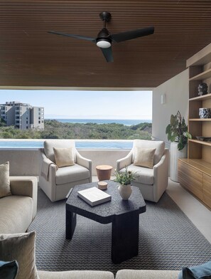 スマートテレビ、テレビゲーム、DVD プレーヤー、テーブルサッカー台