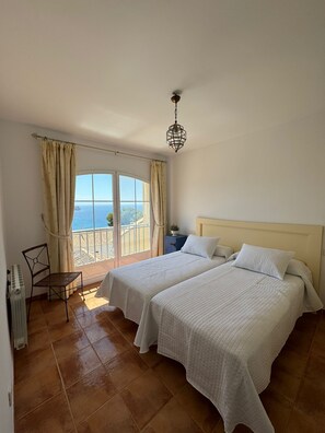 4 Schlafzimmer, Bügeleisen/Bügelbrett, WLAN, Bettwäsche