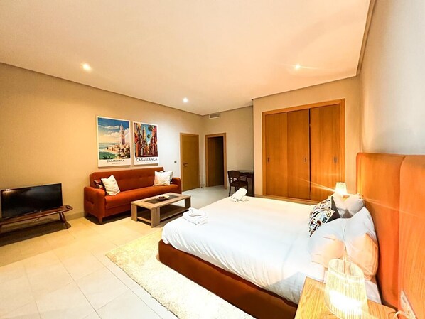 1 habitación, tabla de planchar con plancha, wifi y ropa de cama 