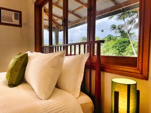 3 chambres, coffre-fort, bureau, fer et planche à repasser