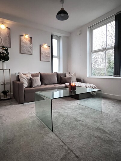 Cozy Getaway Minutes From Old Trafford, Trafford Centre & Other top Attractions!