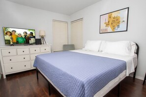 3 bedrooms, iron/ironing board, travel crib, WiFi - Fun 3bed/2Bath home with pool (San Antonio)